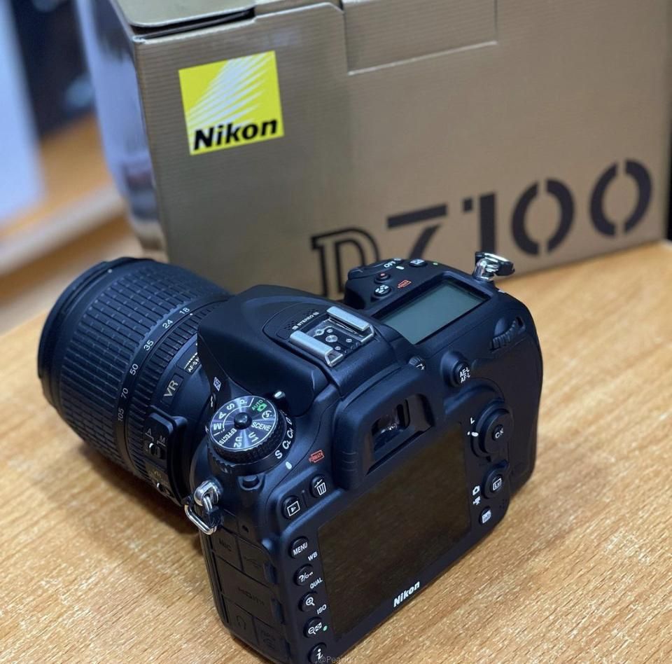 NIKON D7100 CAMERA